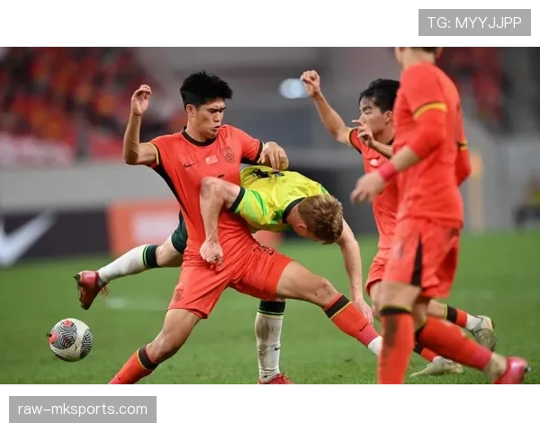 秘鲁队控球能力显著提升,全新战术风貌迎战强敌 秘鲁队控球能力显著提升,全新战术风貌迎战强敌