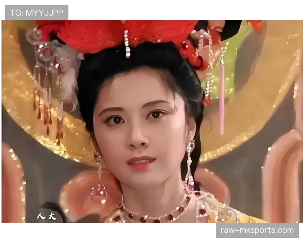 朱琳拎菜篮像邻家大姐，抬头一看是私人车位牌，我的世界观碎了